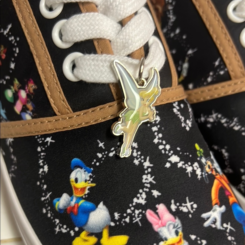 Women’s Disney Magic The Bradford Exchange Disney Art - Picture 11 of 13